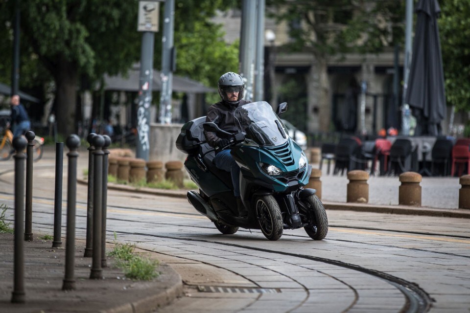 Stavolta Peugeot ha davvero esagerato e ha inventato lo scooter station wagon